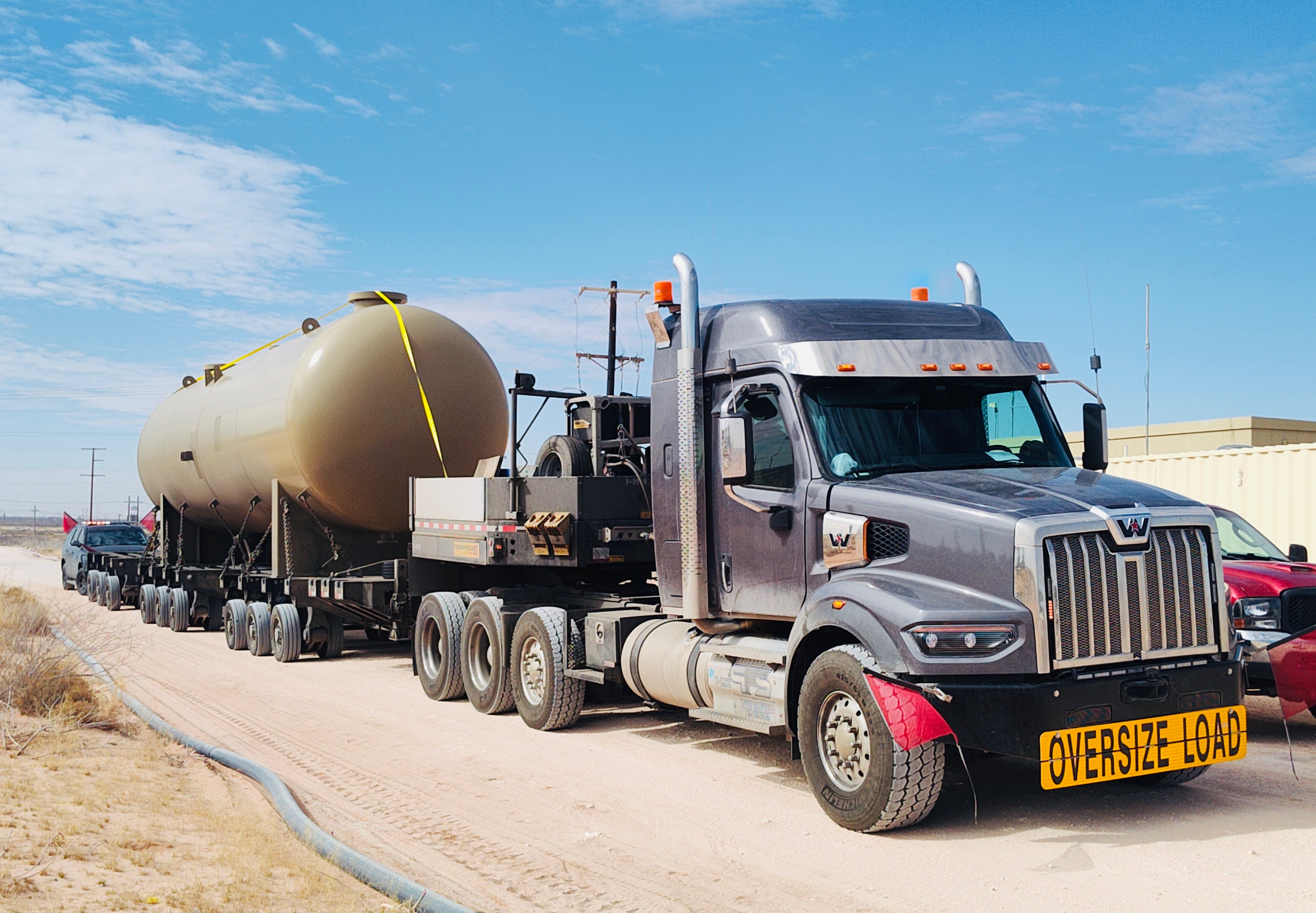 Oversize load transport in desert conditions